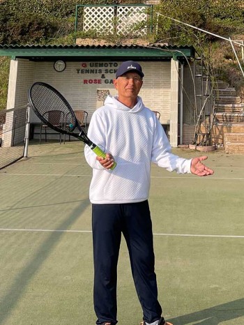 上本テニススクール代表上本 徳治